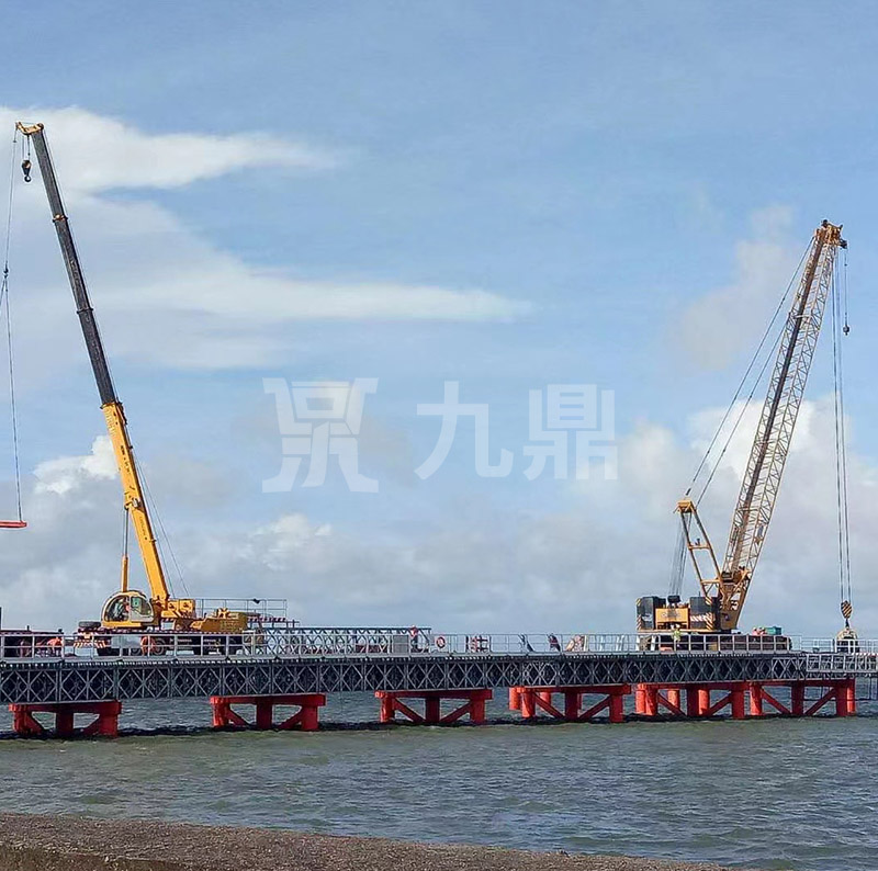 貝雷(lei)橋螺(luo)栓連接(jie)的受壓(ya)情況(kuang)